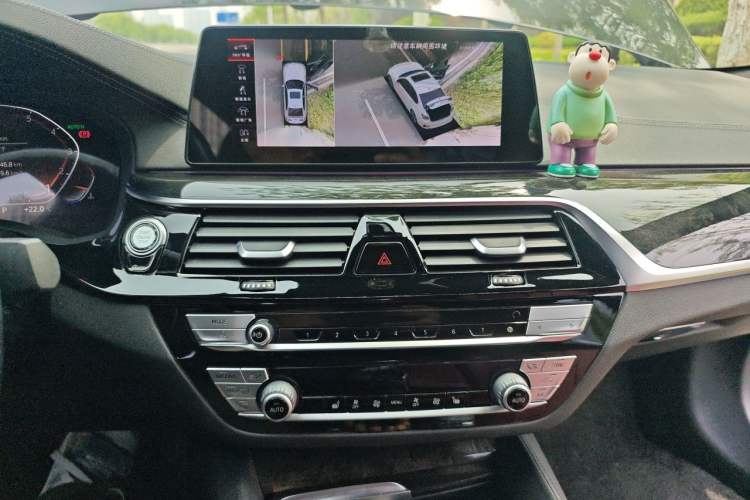 Used BMW 5 Series 2020 530Li xDrive M Sport Package Audio And AC Panel
