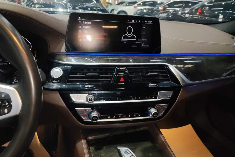 Used BMW 5 Series 2020 525Li M Sport Package Audio And AC Panel