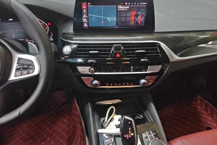 Used BMW 5 Series 2020 530Li Leading Model M Sport Package Audio And AC Panel