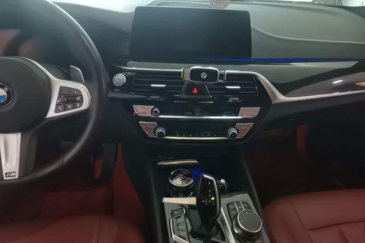 Used BMW 5 Series 2020 530Li Leading Model M Sport Package Audio And AC Panel