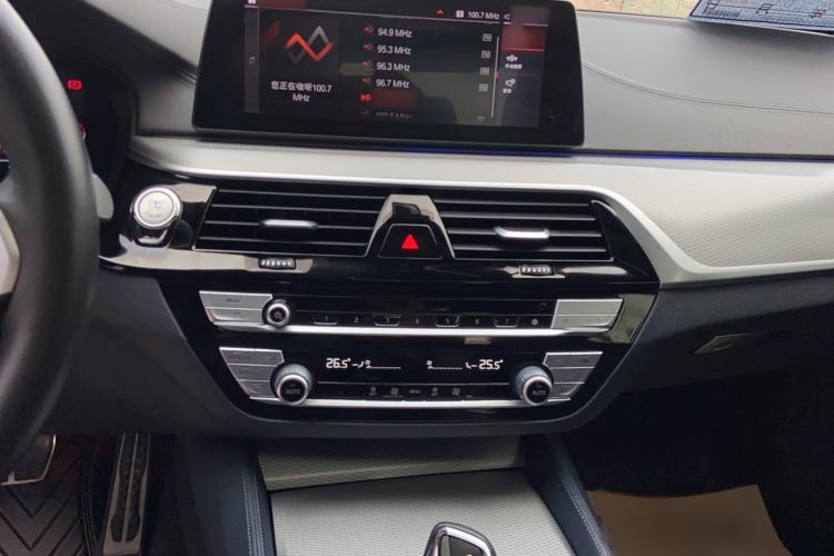 Used BMW 5 Series 2020 525i M Sport Package Audio And AC Panel