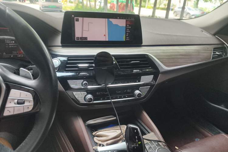 Used BMW 5 Series 2020 530Li Leading Edition Luxury Package Audio And AC Panel