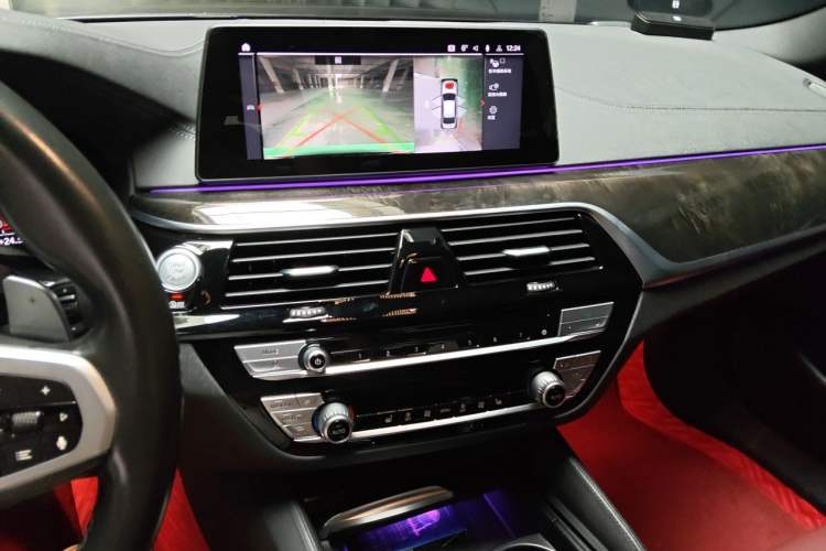 Used BMW 5 Series 2020 530Li Leading Model M Sport Package Audio And AC Panel