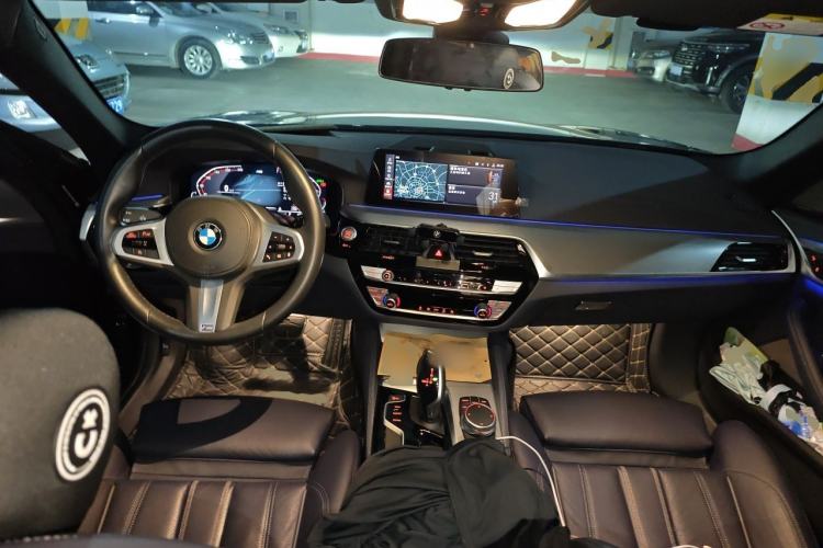 Used BMW 5 Series 2020 525i M Sport Package Center Console