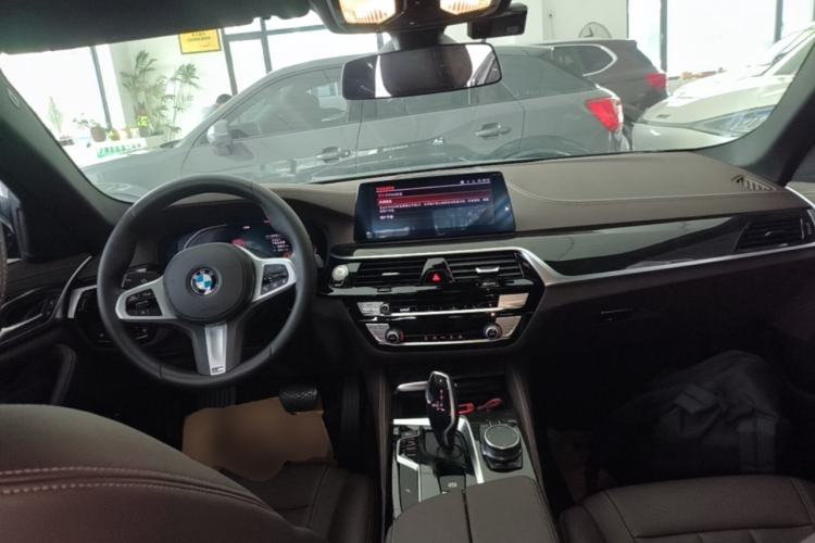 Used BMW 5 Series 2020 525Li M Sport Package Center Console