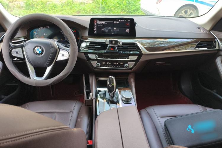 Used BMW 5 Series 2020 525Li Luxury Package Center Console