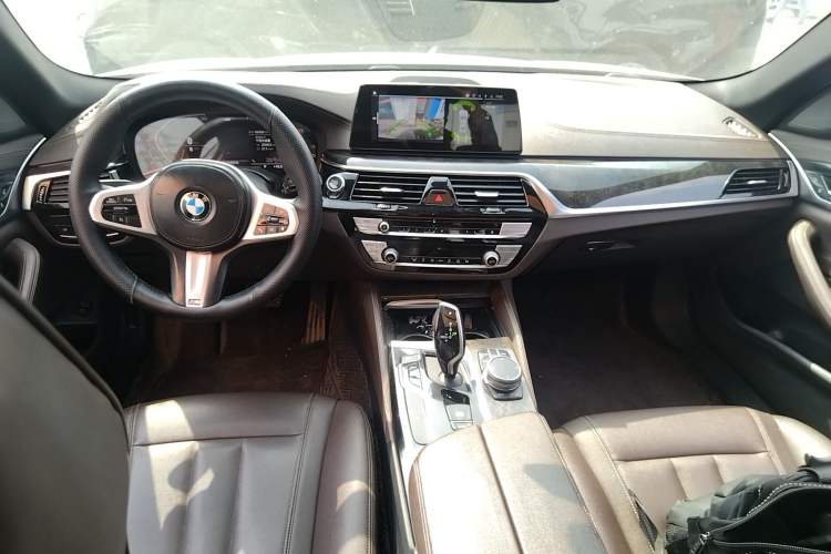 Used BMW 5 Series 2020 525Li M Sport Package Center Console