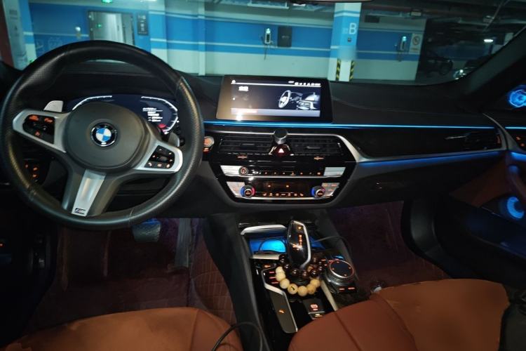 Used BMW 5 Series 2020 530Li Leading Model M Sport Package Center Console