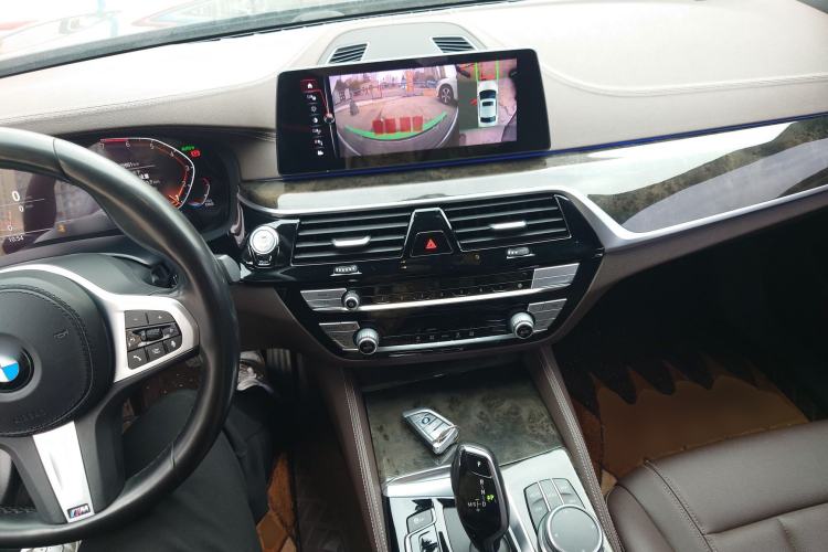 Used BMW 5 Series 2020 525Li M Sport Package Center Console