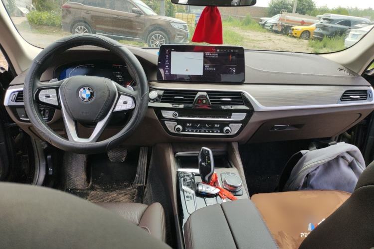 Used BMW 5 Series 2020 530Li Executive M Sport Package Center Console