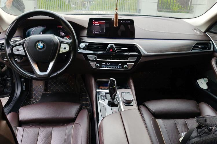 Used BMW 5 Series 2020 530Li Leading Edition Luxury Package Center Console