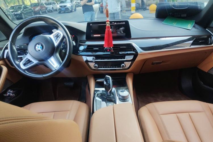Used BMW 5 Series 2020 530Li xDrive M Sport Package Center Console