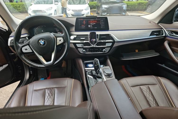 Used BMW 5 Series 2020 530Li xDrive Luxury Package Center Console