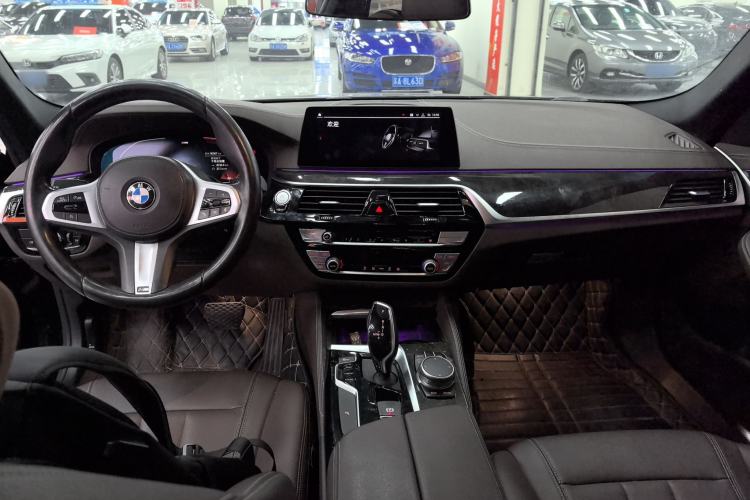 Used BMW 5 Series 2020 525Li M Sport Package Center Console