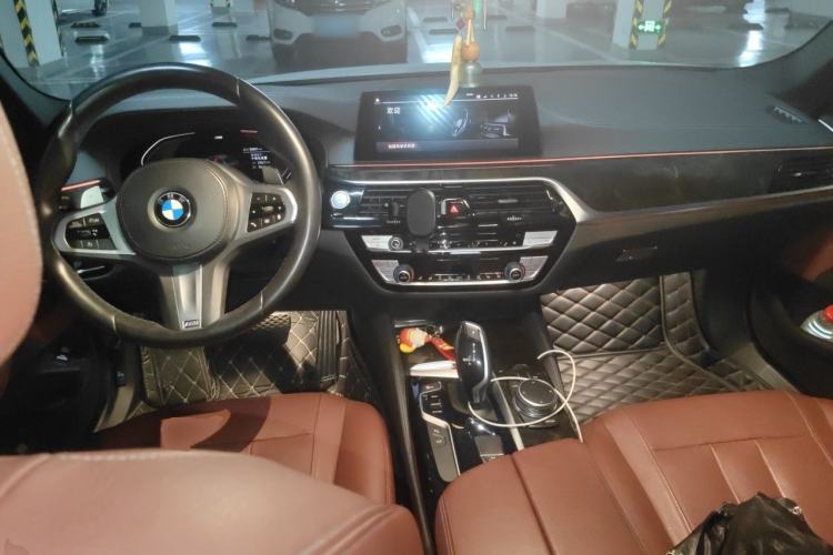 Used BMW 5 Series 2020 530Li Leading Model M Sport Package Center Console