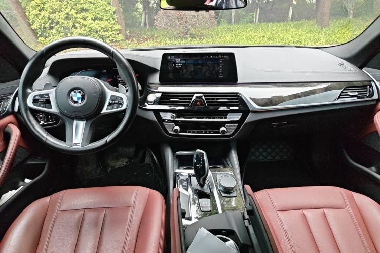 Used BMW 5 Series 2020 530Li Leading Model M Sport Package Center Console