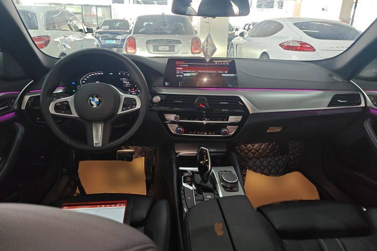 Used BMW 5 Series 2020 525i M Sport Package Center Console