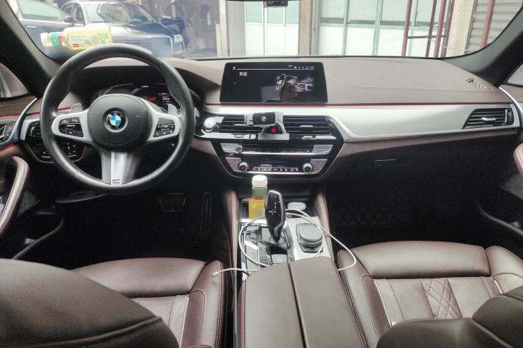 Used BMW 5 Series 2020 530Li Executive M Sport Package Center Console