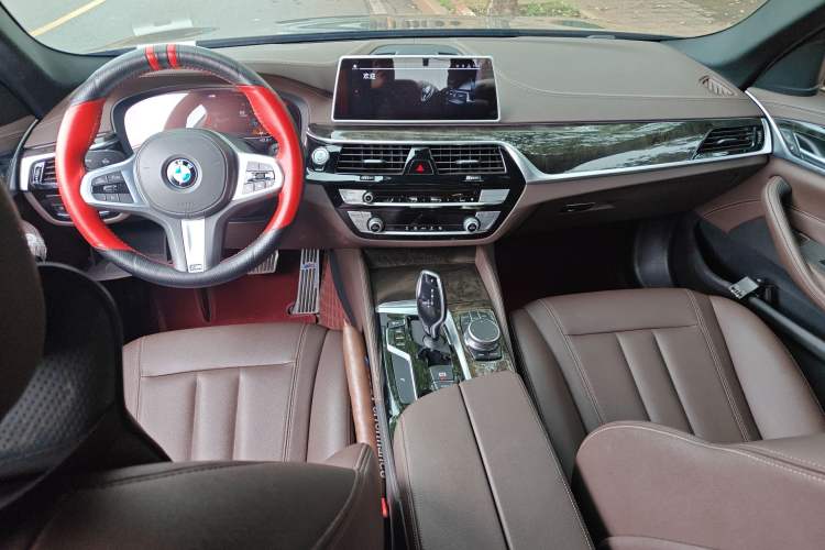 Used BMW 5 Series 2020 525Li M Sport Package Center Console