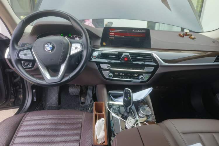 Used BMW 5 Series 2020 525Li Luxury Package Center Console