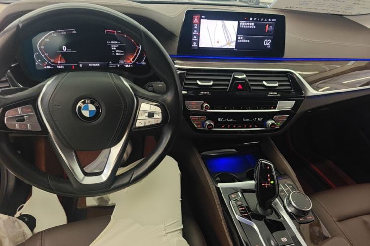 Used BMW 5 Series 2020 525Li Luxury Package Center Console