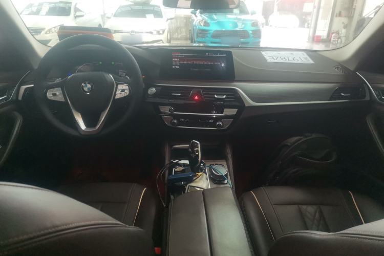 Used BMW 5 Series 2020 530Li xDrive Luxury Package Center Console