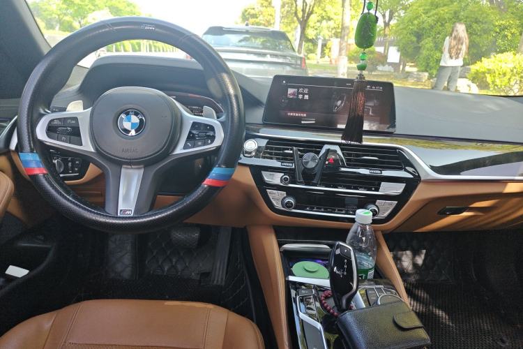Used BMW 5 Series 2020 530Li Leading Model M Sport Package Center Console