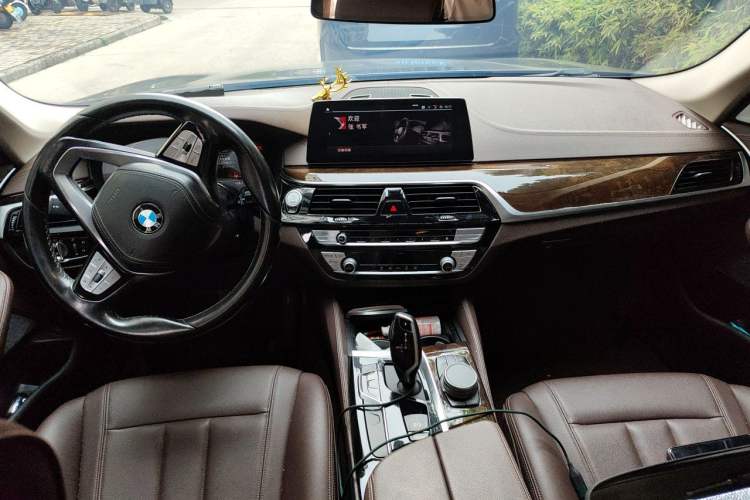 Used BMW 5 Series 2020 525Li Luxury Package Center Console
