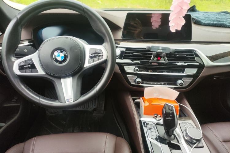 Used BMW 5 Series 2020 525Li M Sport Package Center Console