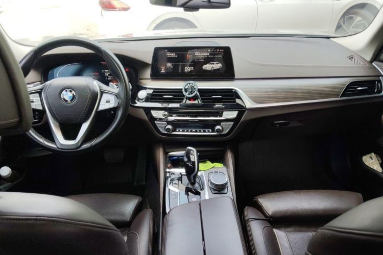 Used BMW 5 Series 2020 530Li Luxury Edition Premium Package Center Console