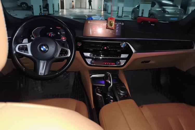 Used BMW 5 Series 2020 530Li Luxury Edition M Sport Package Center Console