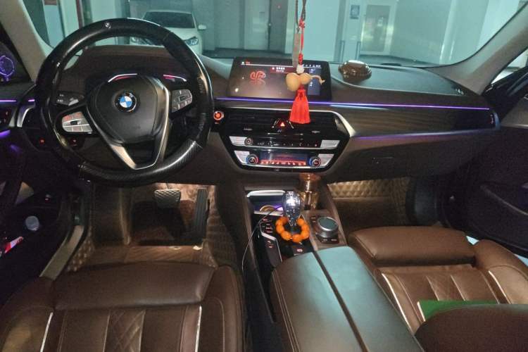 Used BMW 5 Series 2020 530Li Luxury Edition Premium Package Center Console