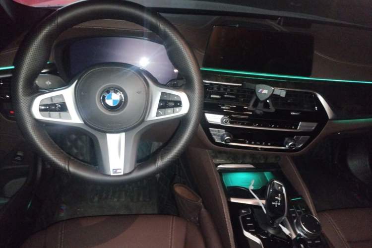 Used BMW 5 Series 2020 525Li M Sport Package Center Console