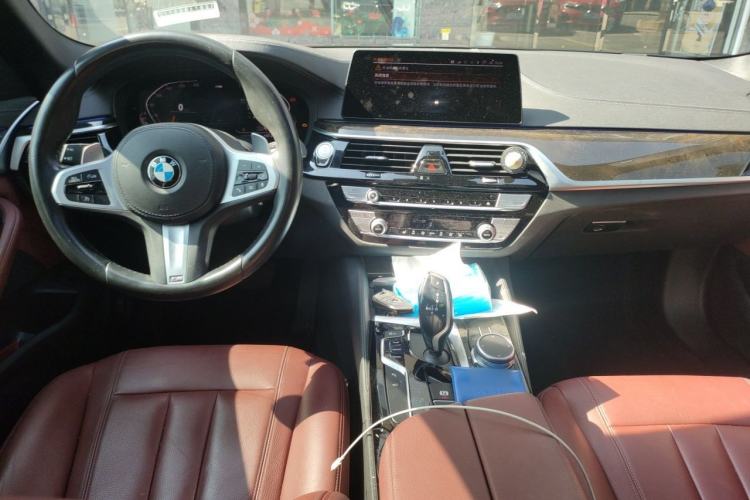 Used BMW 5 Series 2020 530Li Leading Model M Sport Package Center Console
