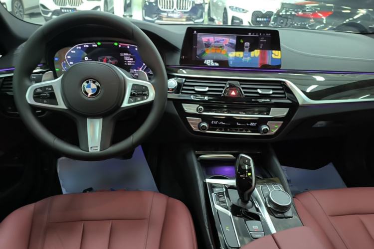 Used BMW 5 Series 2020 530Li Leading Model M Sport Package Center Console