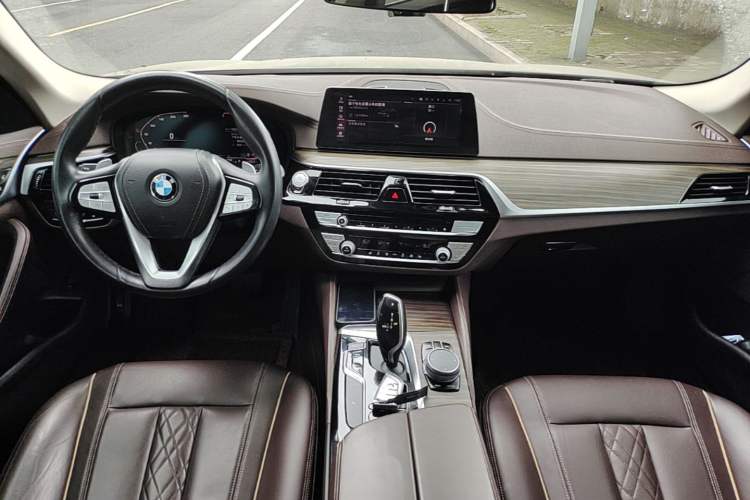 Used BMW 5 Series 2020 530Li Leading Edition Luxury Package Center Console
