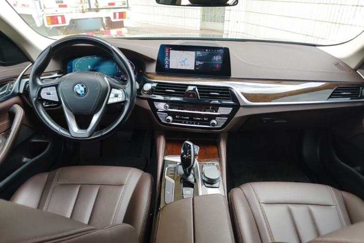 Used BMW 5 Series 2020 525Li Luxury Package Center Console