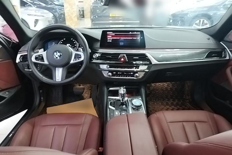 Used BMW 5 Series 2020 530Li Leading Model M Sport Package Center Console