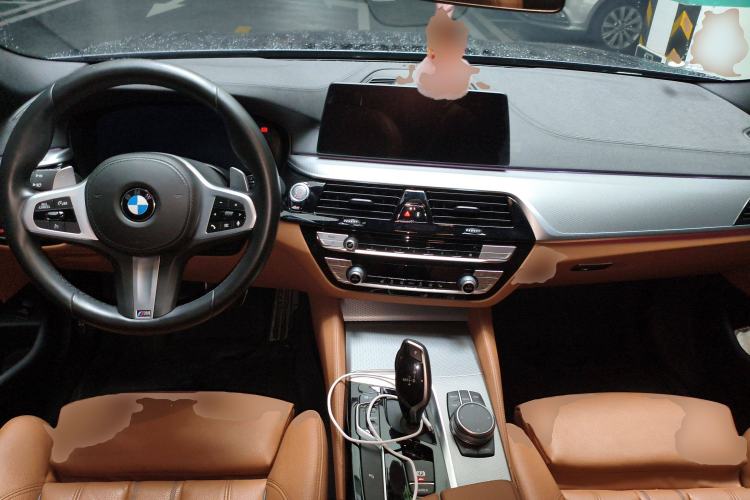 Used BMW 5 Series 2020 530i M Sport Package Center Console