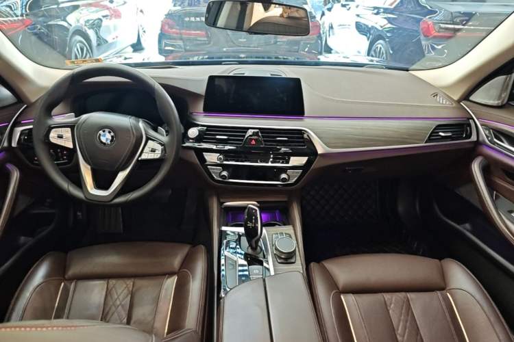 Used BMW 5 Series 2020 530Li Executive Luxury Package Center Console