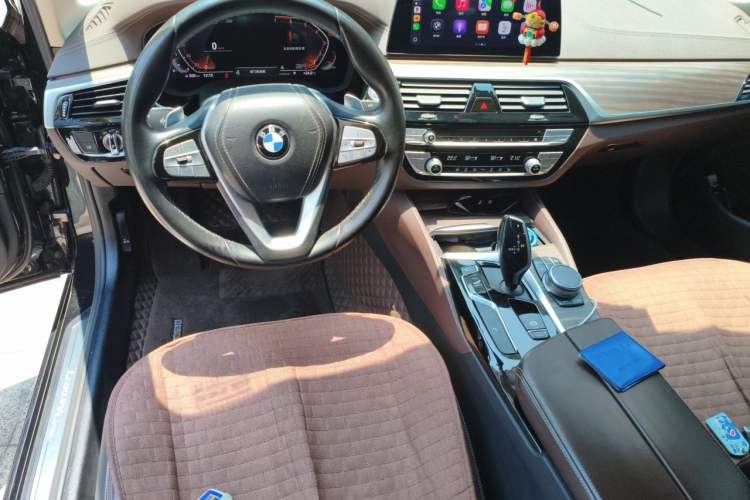 Used BMW 5 Series 2020 530Li Leading Edition Luxury Package Center Console