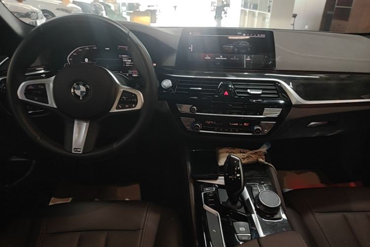 Used BMW 5 Series 2020 525Li M Sport Package Center Console