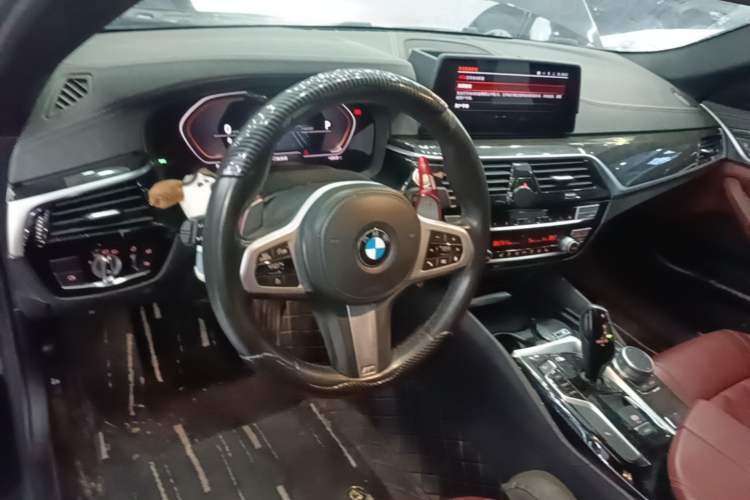 Used BMW 5 Series 2020 530Li Leading Model M Sport Package Center Console