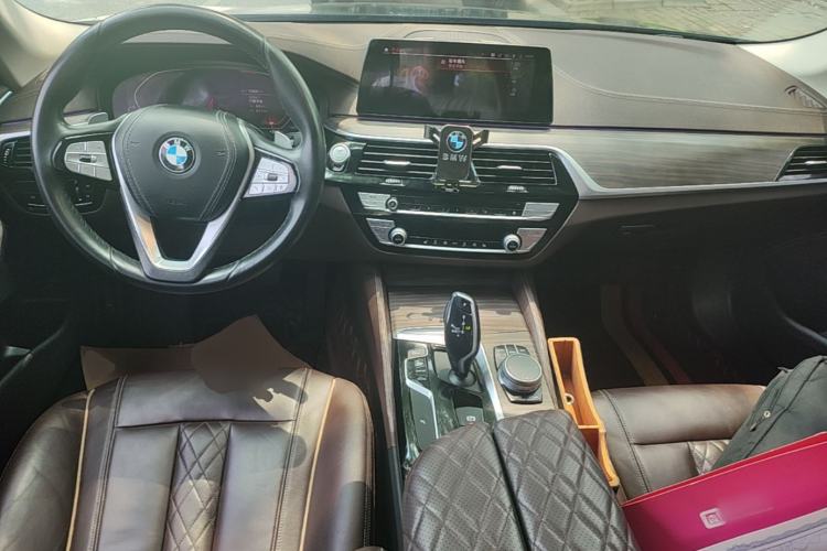 Used BMW 5 Series 2020 530Li Leading Edition Luxury Package Center Console