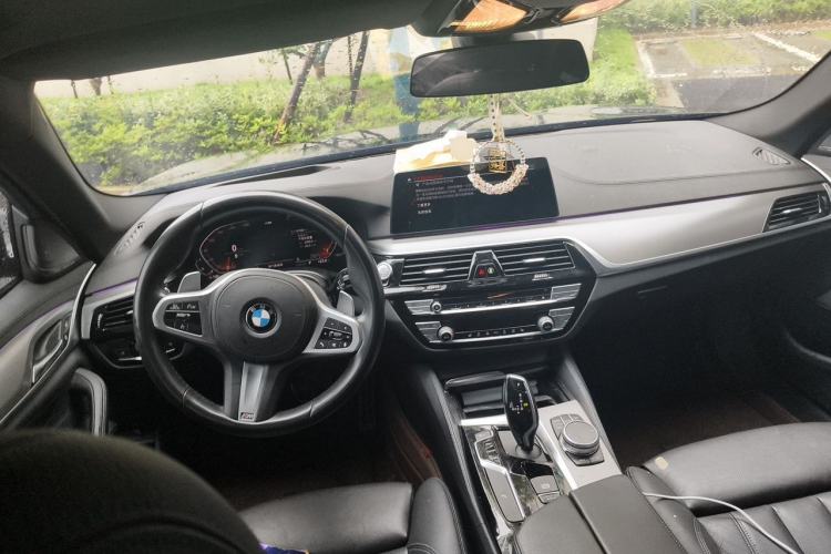 Used BMW 5 Series 2020 530i M Sport Package Center Console