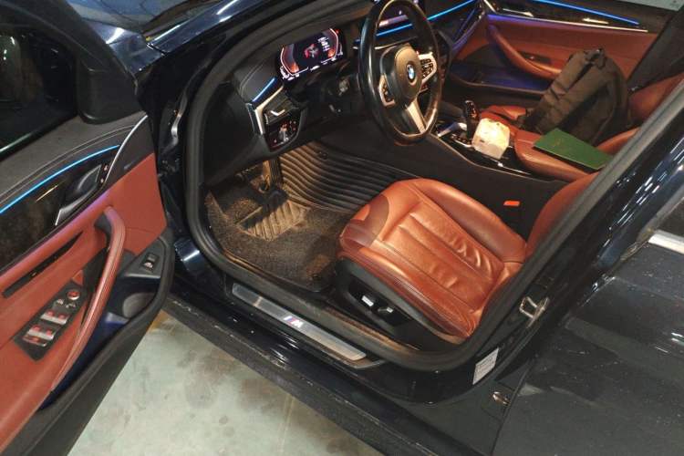 Used BMW 5 Series 2020 530Li Leading Model M Sport Package Driver Seat