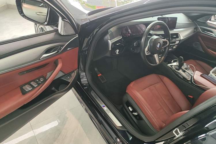 Used BMW 5 Series 2020 530Li Luxury Edition M Sport Package Driver Seat