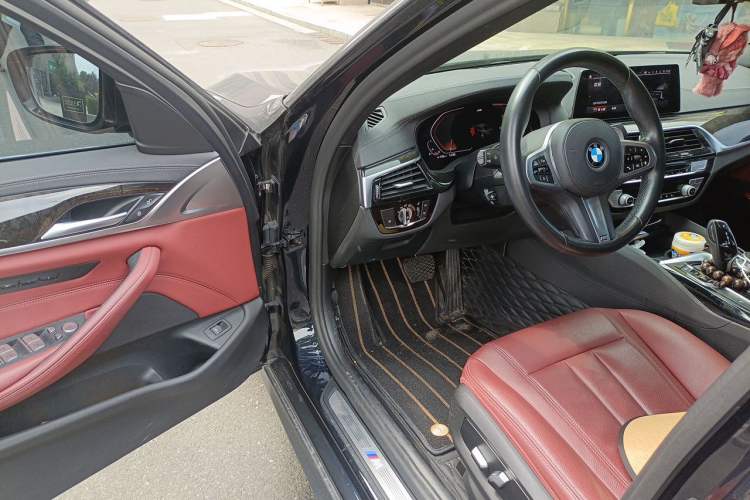 Used BMW 5 Series 2020 530Li Leading Model M Sport Package Driver Seat