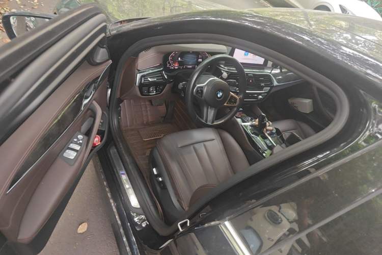 Used BMW 5 Series 2020 525Li M Sport Package Driver Seat