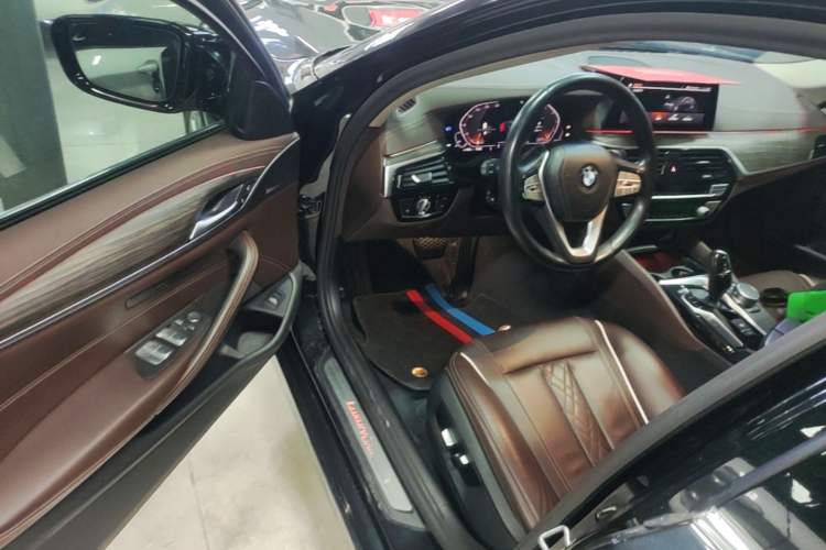 Used BMW 5 Series 2020 530Li Leading Edition Luxury Package Driver Seat
